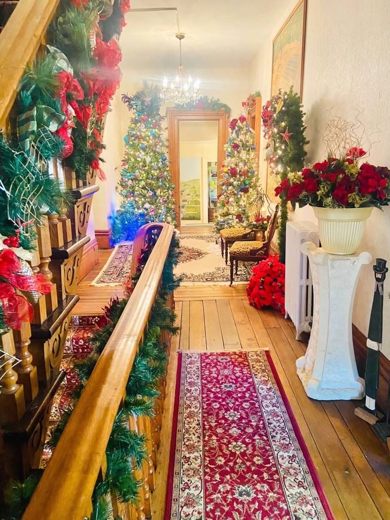 HHS Christmas Tree Tours